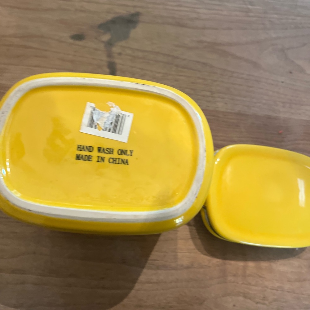 Sealed Tea/Coffee Canister with rectangular top.  Sunny yellow 8” tall - Picture 7 of 7